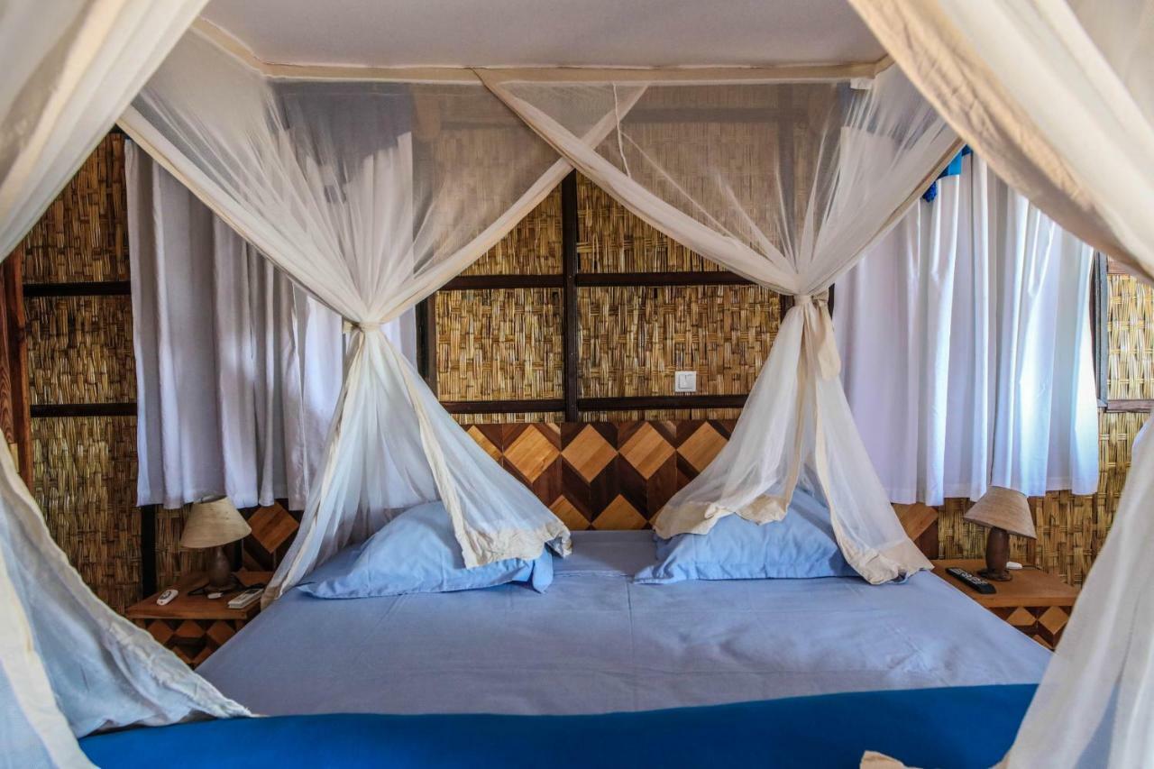 Cap Kimony Hotell Morondava Eksteriør bilde